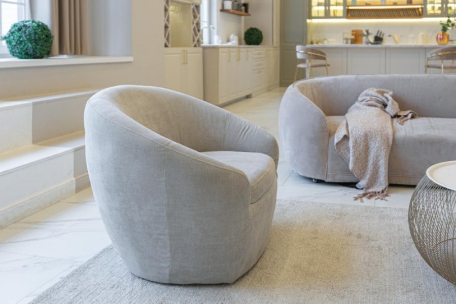 Fotel kubełkowy – wygoda i styl w salonie
