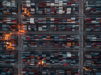 Automatyzacja magazynów - Jak automatyzacja i robotyka rewolucjonizują logistykę