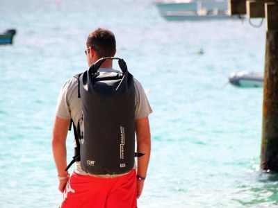 Torba wodoodporna – niezbędny element aktywnego stylu życia