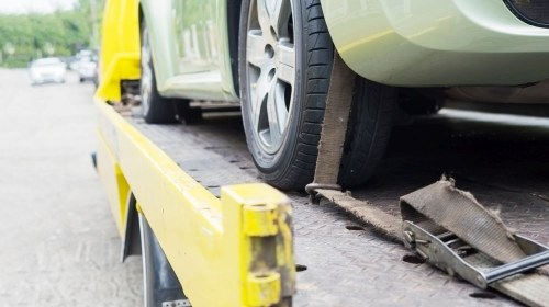 Jak szybko znaleźć profesjonalną pomoc drogową na S17