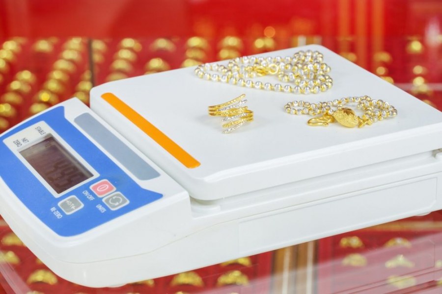 Waga jubilerska ? dlaczego precyzja ma znaczenie przy ważeniu biżuterii i kamieni szlachetnych? 