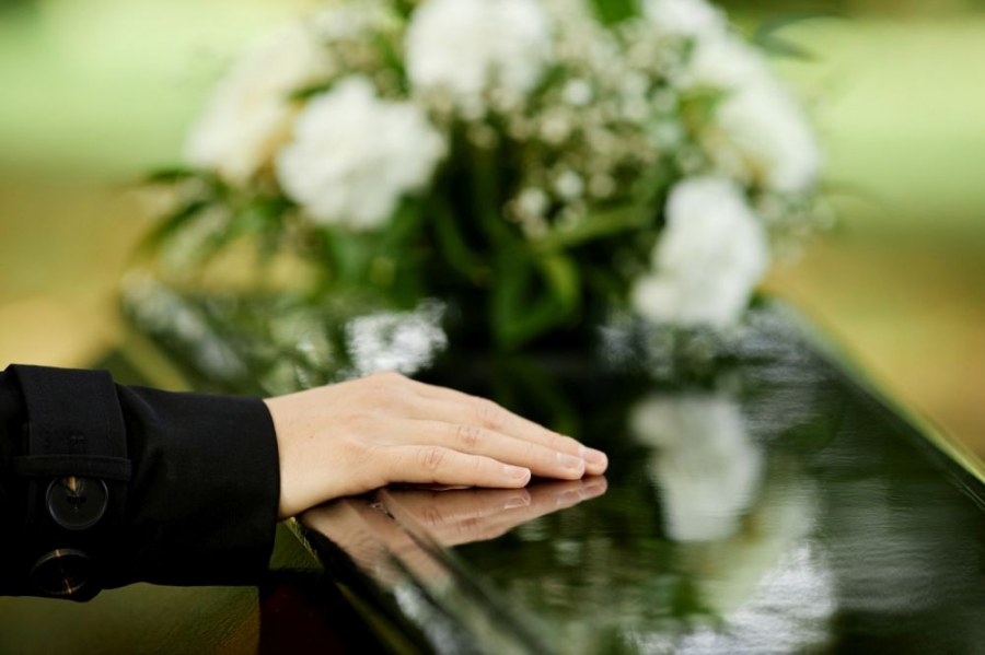 Zakład pogrzebowy – jak wybrać profesjonalną i godną obsługę