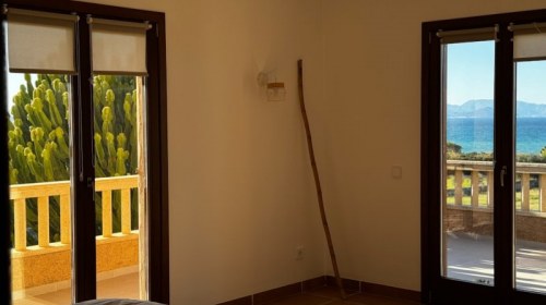 Jak przerobić drzwi balkonowe na wejściowe?