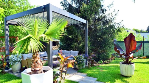 Trendy w projektowaniu pergoli ogrodowych z profilami metalowymi