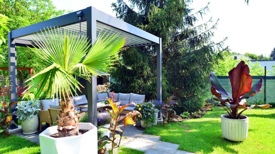Trendy w projektowaniu pergoli ogrodowych z profilami metalowymi