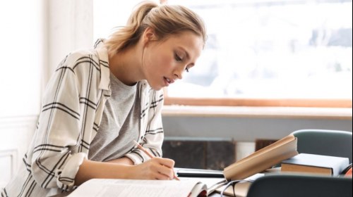 Studia prawnicze we Wrocławiu – inwestycja w stabilną i dochodową przyszłość