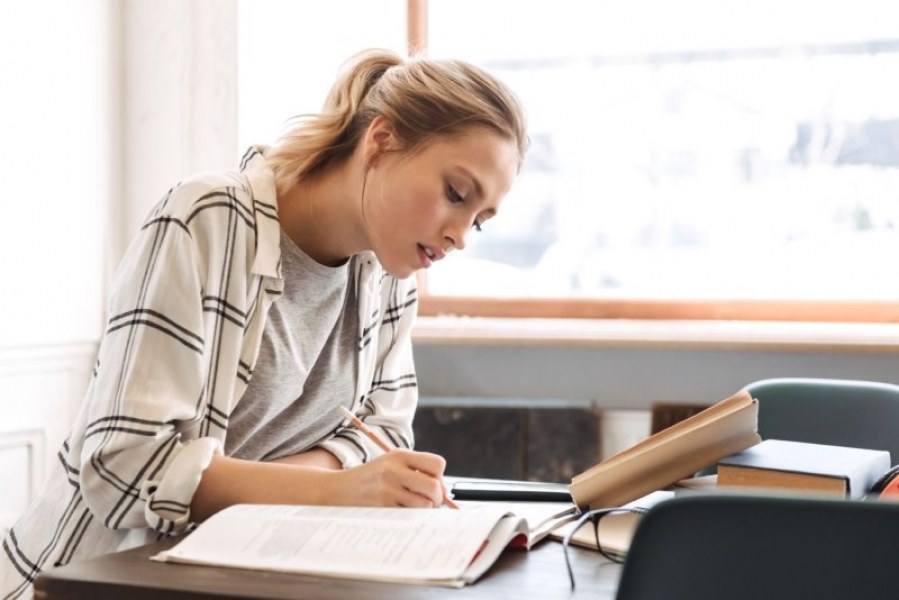 Studia prawnicze we Wrocławiu – inwestycja w stabilną i dochodową przyszłość