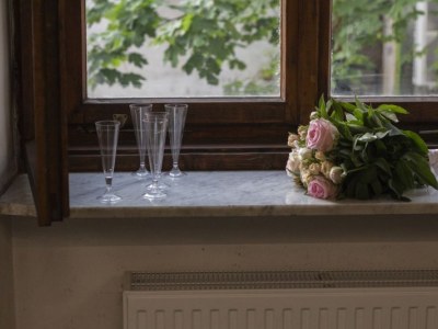 Zamień zwykły parapet na luksus – odkryj moc kamienia naturalnego w Twoim domu