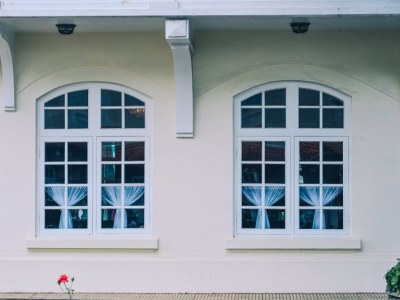 Okna pancerne – maksymalne bezpieczeństwo bez kompromisów