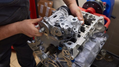 ​Kluczowe kroki przy remoncie silnika dla pasjonatów