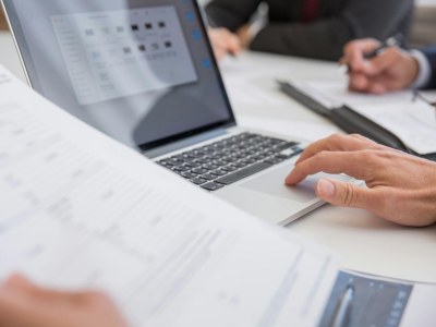 Jak ograniczyć ryzyko współpracy z nieznanym kontrahentem?