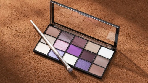 Palety cieni do powiek – jak wybrać idealny zestaw i tworzyć makijaż na każdą okazję?
