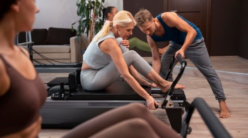 Jak zacząć pilates na reformerach – przewodnik dla zupełnych nowicjuszy