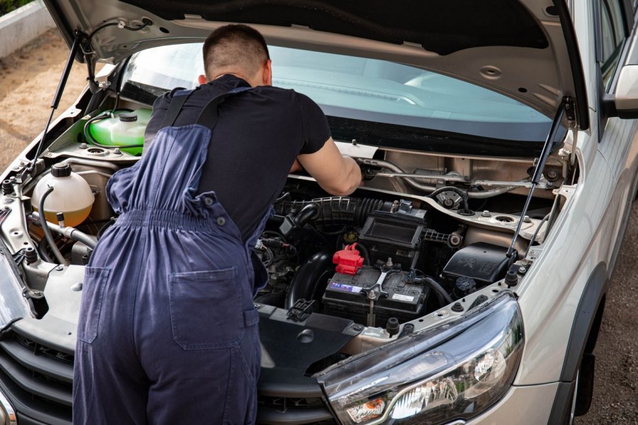 Gotówka od ręki za auto – jak to działa i czy warto?