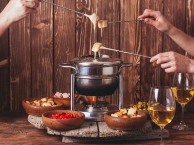 Sekrety udanego fondue – jak dobrać idealne dodatki