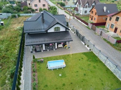 Baseny stelażowe - czym się różnią od typowych basenów i jak wybrać odpowiednie?