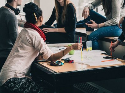 Internet z telewizją dla studentów – gdzie szukać najkorzystniejszych pakietów?
