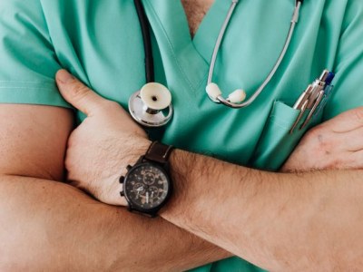 Lekarz laryngolog – kiedy powinniśmy umówić się na wizytę?