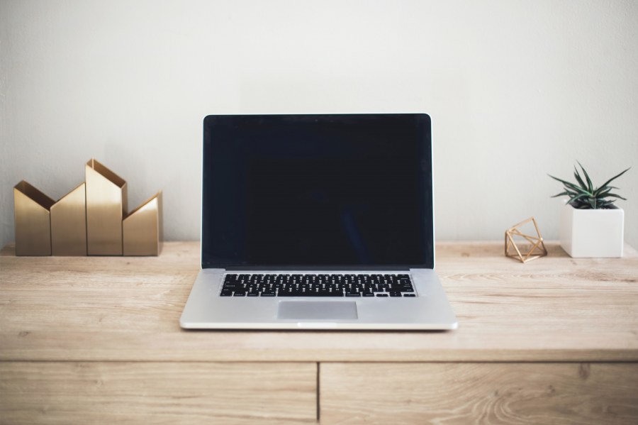 Jaki laptop wybrać? Poradnik zakupowy