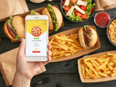 Poznaj korzyści jedzenia na wynos z e-cateringiem