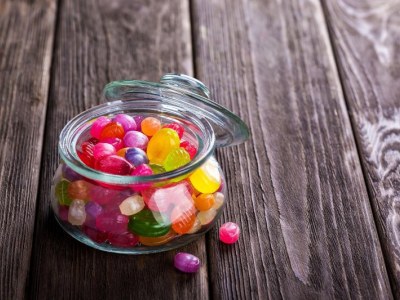 Najpopularniejsze słodycze lat 80. - czy pamiętasz ich wyjątkowy smak?