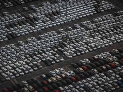 Giełda transportowa – jak sprowadzić przez nią samochód?