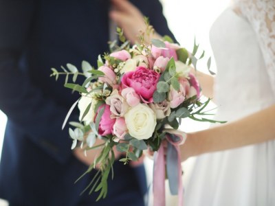 Jak wybrać odpowiednie kwiaty na ślub i wesele?