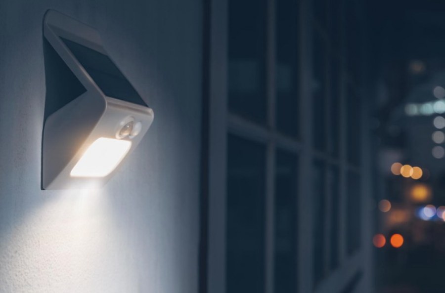 Dlaczego warto wybrać lampy z czujnikiem ruchu?