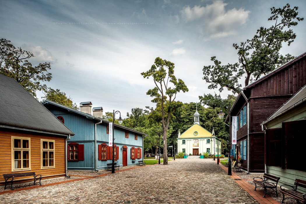 kościół w skansenie łódzkiej architektury drewnianej