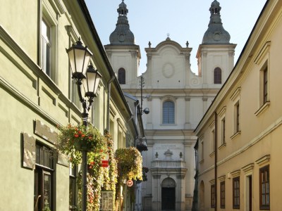 Kościół Rzymskokatolicki Sanktuarium Matki Bożej Trybunalskiej