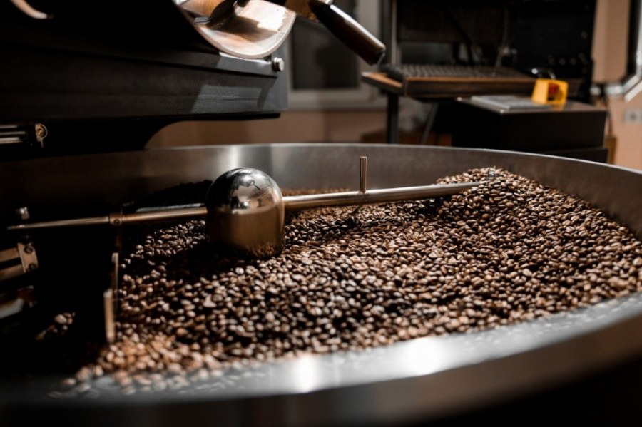 Odkryj tajemnice aromatycznej podróży do świata kawy w naszej palarni