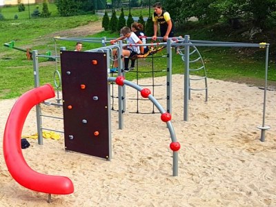 Szeroka oferta STARMAX: place zabaw, trampoliny, karuzele