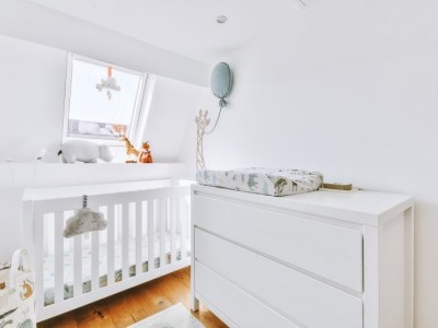 Akcesoria do łóżeczka niemowlęcego – co kupić?