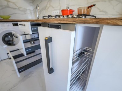 Kosze cargo do Twojej kuchni – sprawdź, co zyskujesz, decydując się na ich montaż!