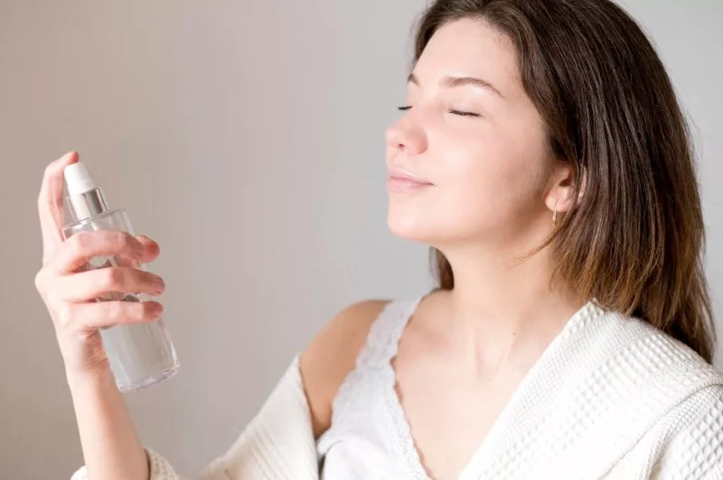 Odkryj naturalne piękno dzięki hydrolatowi różanemu - działanie hydrolatu