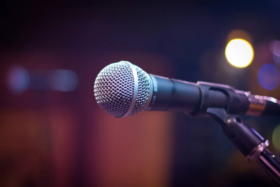 Łódź in a Crooked Mirror – Pacześ, Łódź's Stand-Up Scene