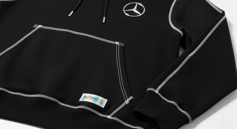 Bluzy Mercedes dla prawdziwych fanów motorsportu