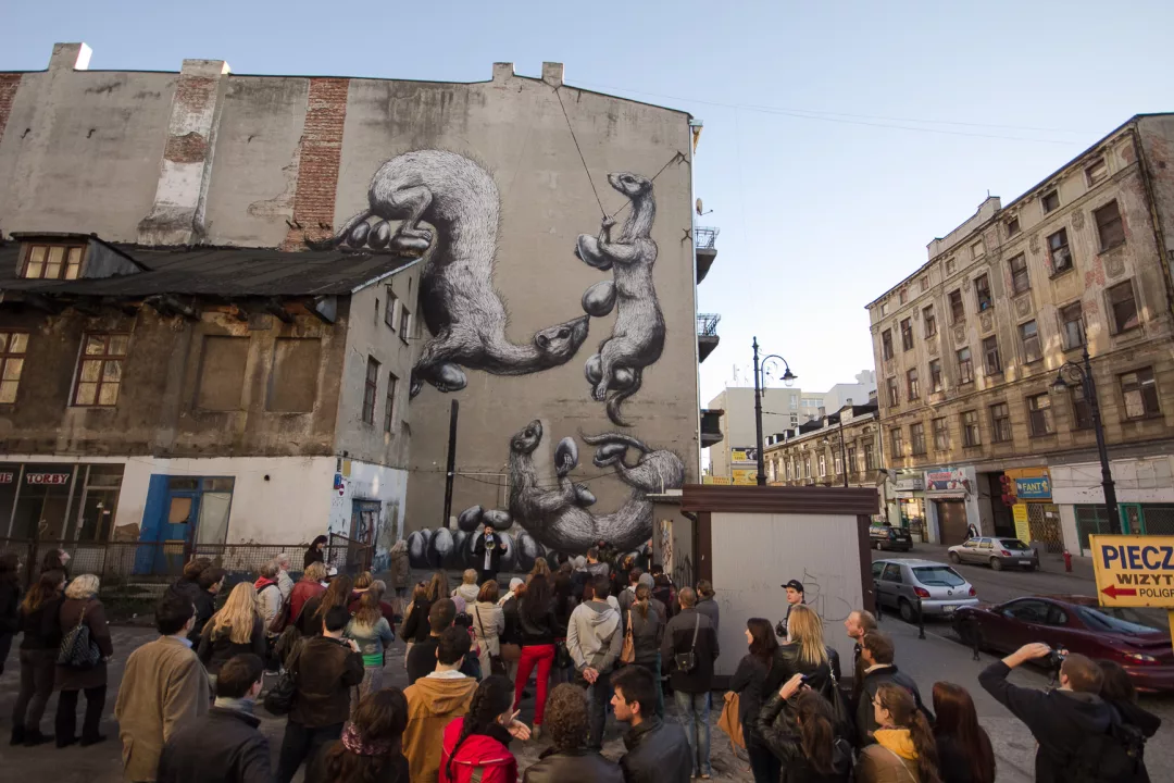 Czy murale możemy uznać za najważniejszą wizytówkę Łodzi? Wywiad z Michałem Bieżyńskim
