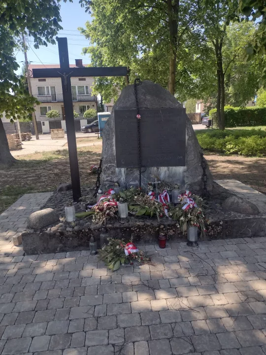 Pomnik Pomordowanych Mieszkańców Inowłodza