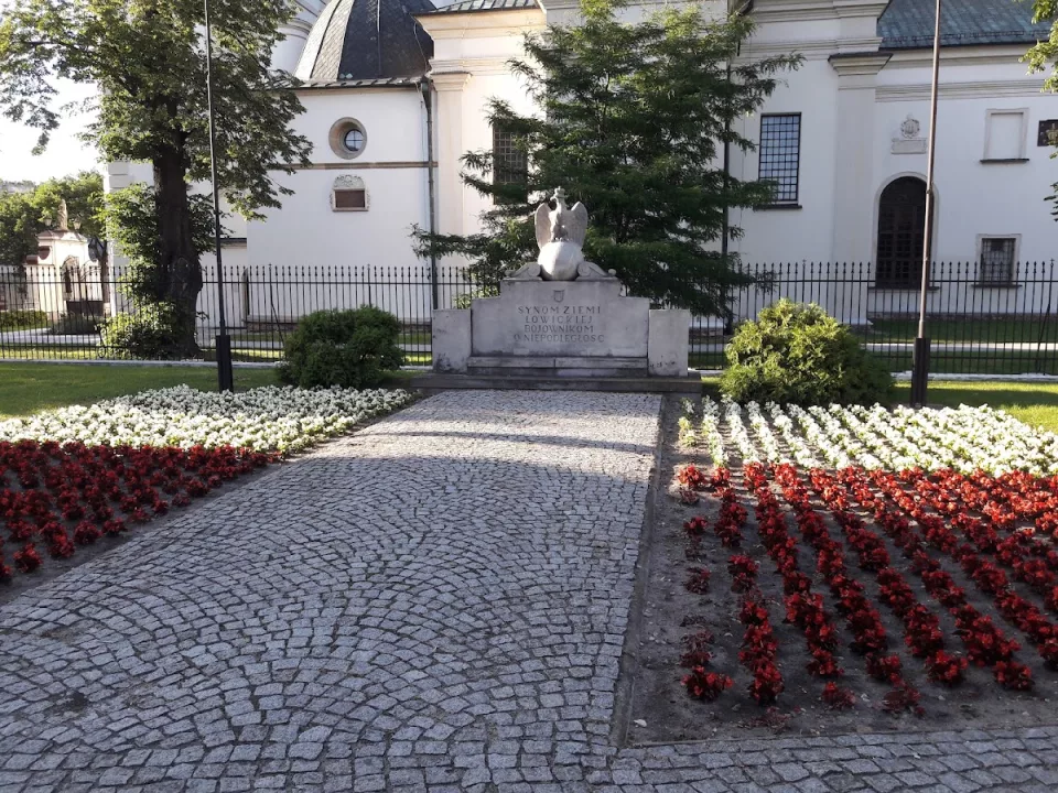 Pomnik Synom Ziemi Łowickiej
