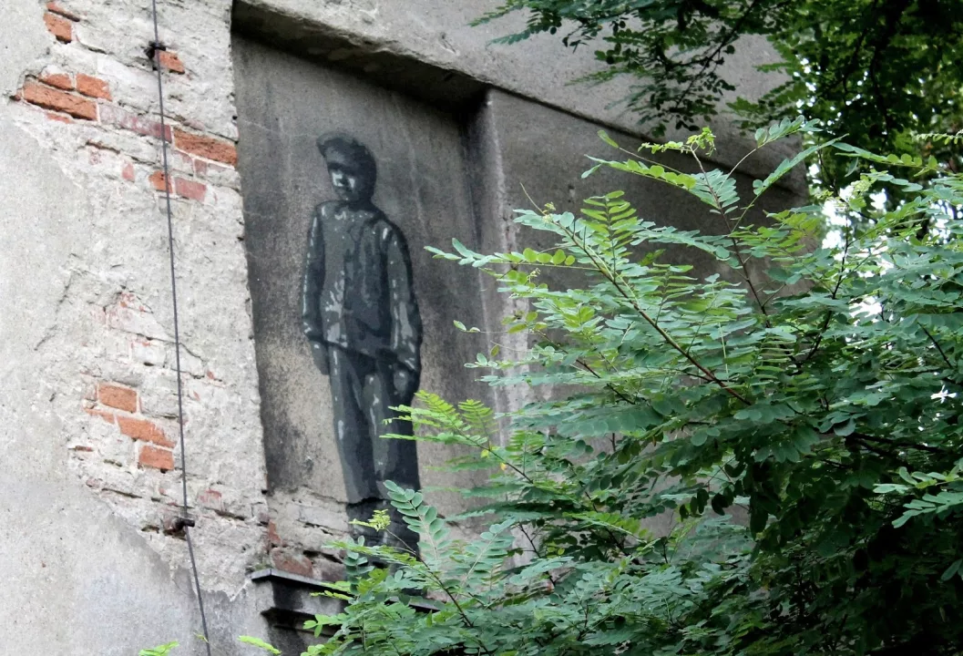 mural - Więzień obozu dla dzieci polskich - Piotr Saul i Damian Idzikowski, 2016