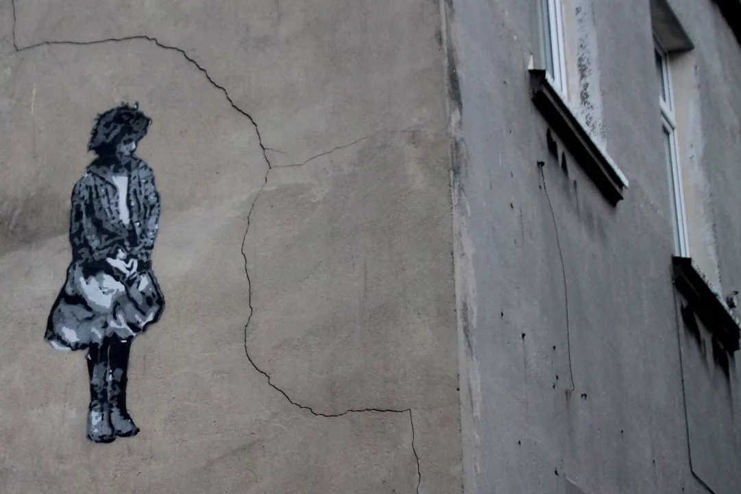 mural - Dziewczynka z obozu cygańskiego - Piotr Saul i Damian Idzikowski, 2016