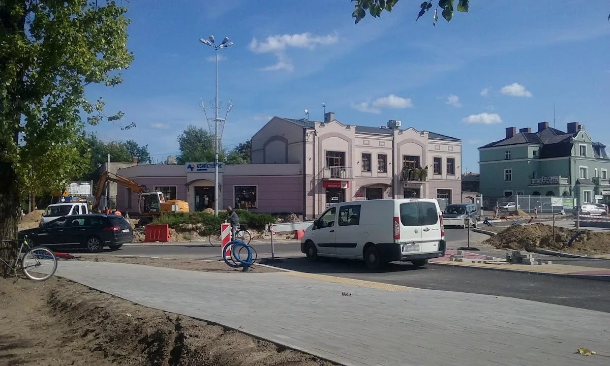 Rondo im. Romana Dmowskiego (Dmowski roundabout)