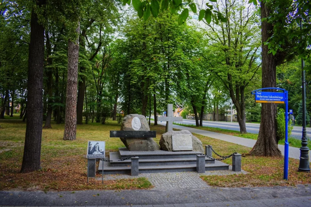 Pomnik Waleriana Łukasińskiego w Zgierzu