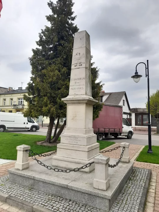 Pomnik Bohaterom II Wojny Światowej w Konstantynowie Łódzkim