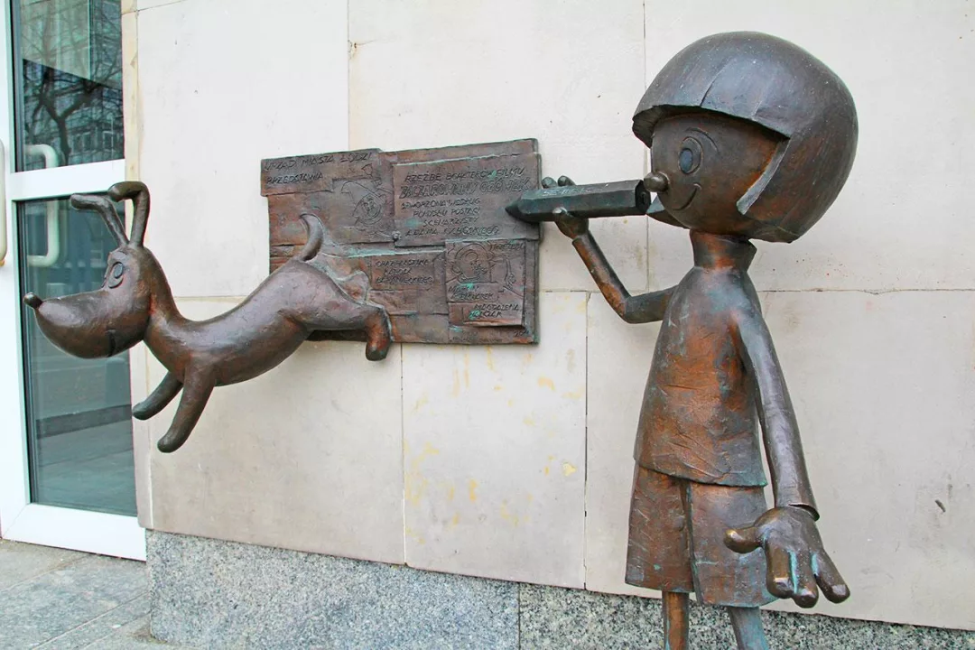 Rzeźba bohaterów filmu „Zaczarowany Ołówek”