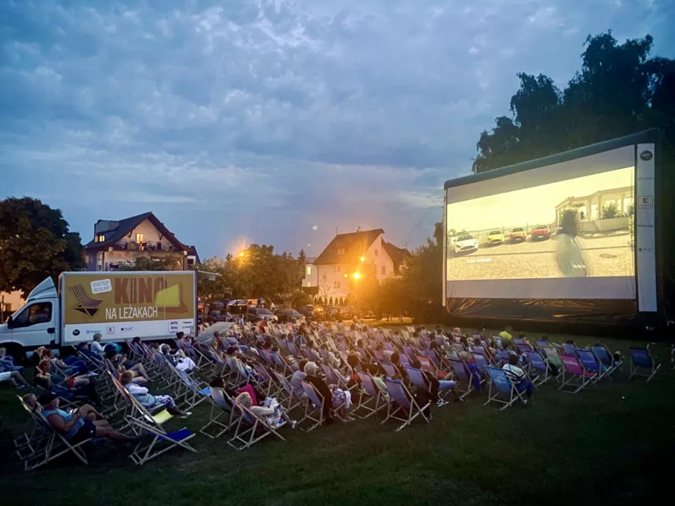 Kino na leżakach