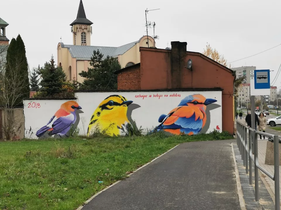 Mural "Czekając w kolejce na autobus"
