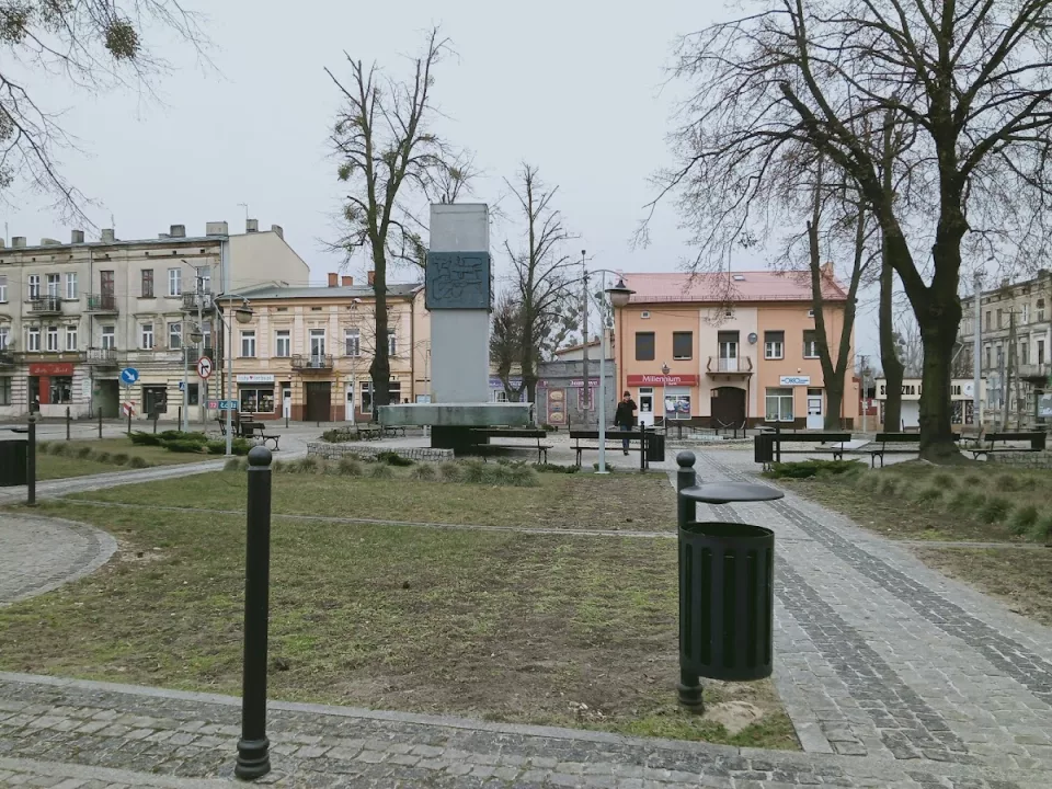 Plac Jana Pawła II w Brzezinach
