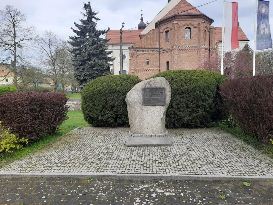 Obelisk Jana Łaskiego
